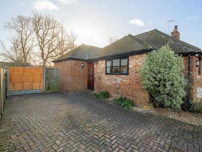 Bungalow to rent in Dargate Road, Yorkletts, Whitstable CT5