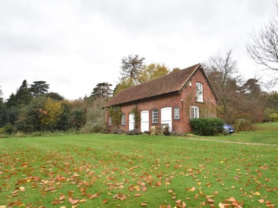 Bungalow to rent in The Barn, Burners Cottage, Rowley Lane, Berkshire SL3