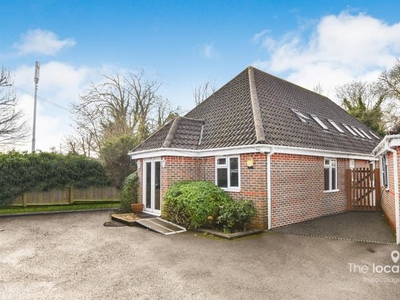 Detached bungalow for sale in West Drive, Tadworth KT20