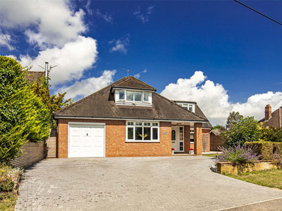 Detached house for sale in Canberra, Whitchurch Hill RG8
