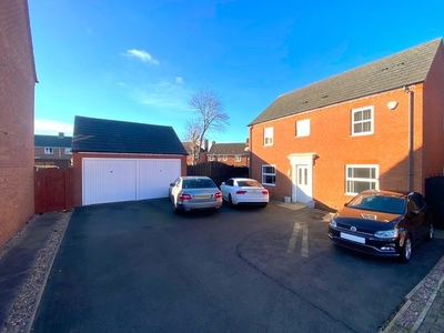 Detached house to rent in Crabtree Close, Lanesfield, Wolverhampton WV4