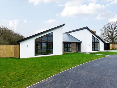 Detached house to rent in Cross At Hand, Maidstone Road, Staplehurst, Tonbridge, Kent TN12