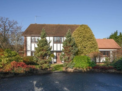 Detached house to rent in Heathway, East Horsley, Leatherhead KT24