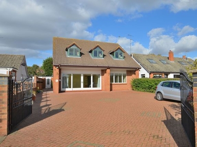 Detached house to rent in Leys Road, Loughton MK5