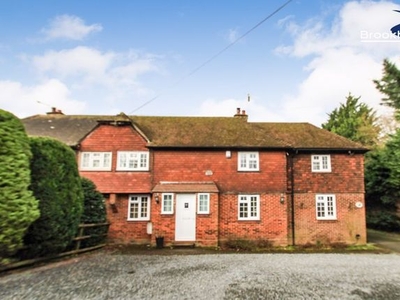 Farmhouse to rent in Wrotham Road, Meopham DA13