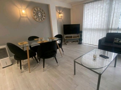 Flat to rent in City Road East, Manchester M15