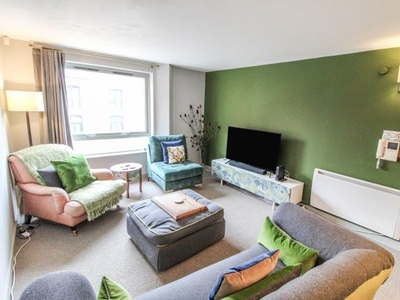 Flat to rent in Ducie Street, Manchester M1