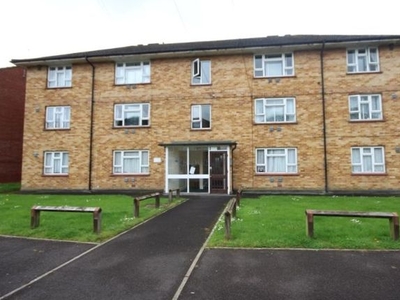 Flat to rent in Eagle Close, Yeovil BA22