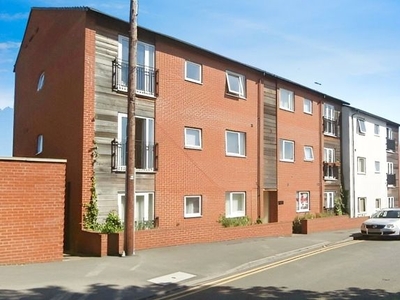 Flat to rent in Grafton Road, West Bromwich, West Midlands B71