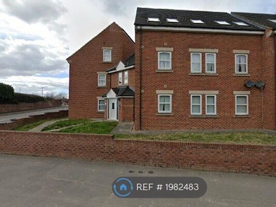Flat to rent in Heath Road, Holmewood, Chesterfield S42