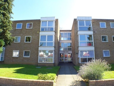 Flat to rent in Longlands Road, Sidcup DA15