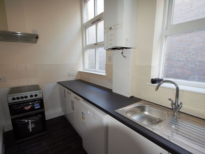 Flat to rent in Low Street, Keighley BD21