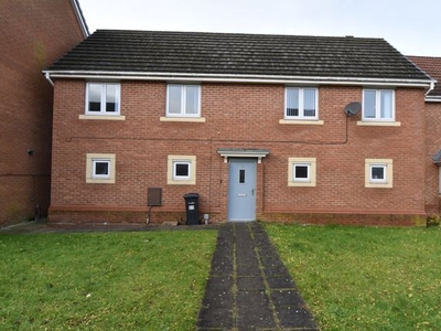 Flat to rent in Maddren Way, Middlesbrough TS5