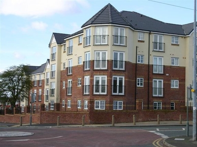 Flat to rent in Pinhigh Place, Salford M6