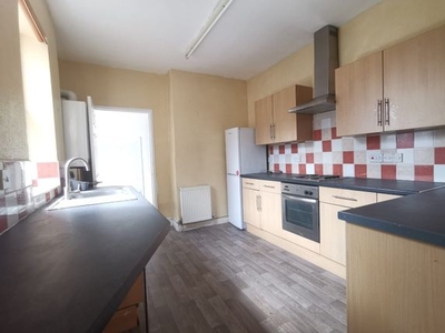 Flat to rent in Saltwell Road, Bensham, Gateshead NE8