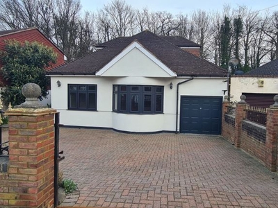 Link-detached house to rent in Baldwyns Park, Bexley, Kent DA5