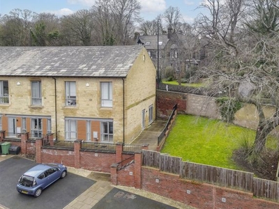 Mews house for sale in Victoria Gardens, Hyde Park, Leeds LS6