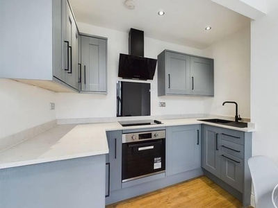 Flat to rent in Cheltenham Mount, Harrogate HG1