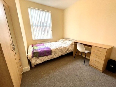 Room to rent in 230 Gulson Road, Coventry CV1