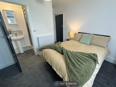 Room to rent in Eastmount Road, Darlington DL1