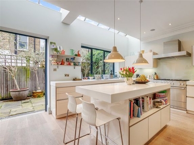 Terraced house for sale in Sugden Road, London SW11