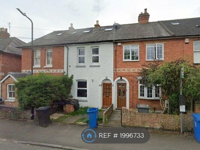 Terraced house to rent in Belmont Road, Maidenhead SL6