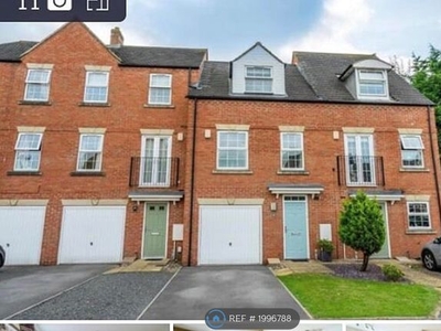Terraced house to rent in Cheshire Close, York YO30
