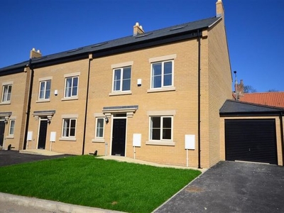 Town house for sale in Chapel House Court, Selby YO8