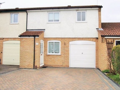 Town house to rent in Belmont Way, Loughborough LE11