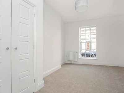 1 bedroom property to let in Bath Road Cheltenham GL53