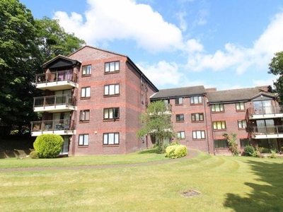 2 Bedroom Apartment Bromley Greater London
