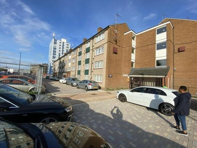 2 Bedroom Apartment Hounslow Greater London