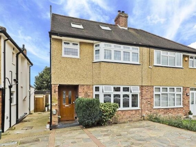 4 Bedroom House Ruislip Greater London