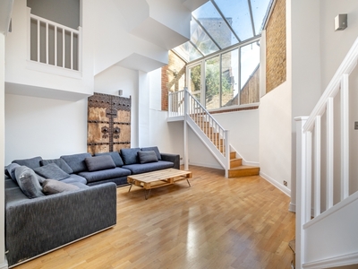 4 bedroom property to let in Boundary Street London E2