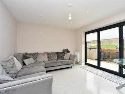 4 Bedroom Semi-detached House For Sale In Minster-on-sea, Sheerness