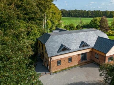 6 Bedroom House Andover Hampshire