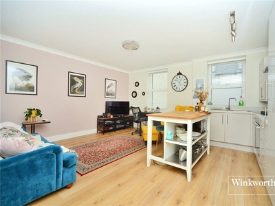 High Street, Ewell, Epsom, Surrey, KT17 1 bedroom flat/apartment in Ewell