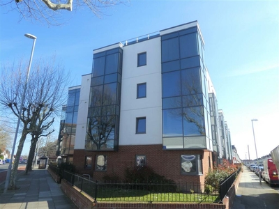 1 bedroom flat for rent in Arabella Court, London Road, North End, Portsmouth, Hampshire, PO2 9DP, PO2