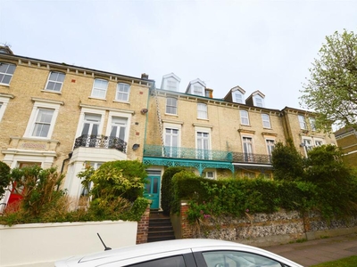1 bedroom flat for rent in Enys Road, Eastbourne, BN21