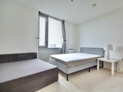 1 bedroom flat for rent in Queen Street, Portsmouth, PO1