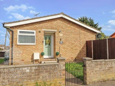 1 bedroom semi-detached bungalow for sale Canvey Island, SS8 9EF