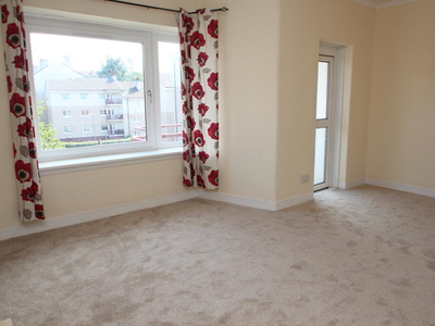 2 bedroom apartment for rent in Banchory Avenue, Mansewood, G43