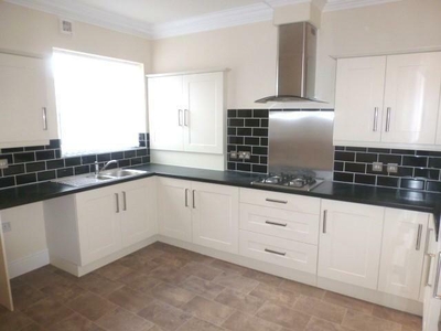 2 bedroom apartment for rent in Holderness Road, HULL, HU8