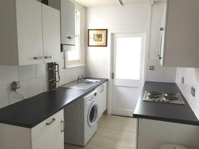 2 bedroom apartment to rent Southend-on-sea, SS9 1BU