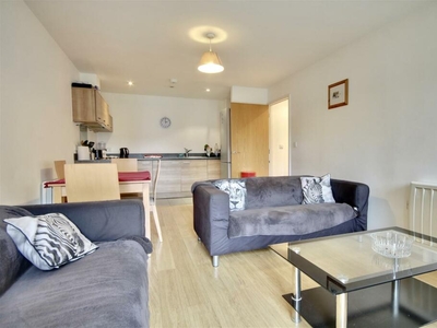 2 bedroom flat for rent in Gloucester House, Queen Street, Portsmouth, PO1