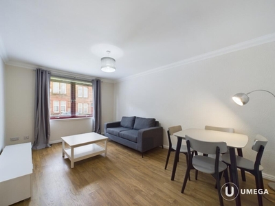 2 bedroom flat for rent in Piersfield Grove, Restalrig, Edinburgh, EH8