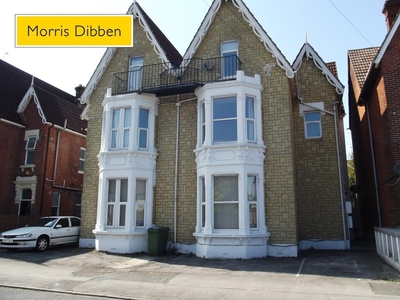 2 bedroom flat for rent in St. Ronans Road, Southsea, PO4