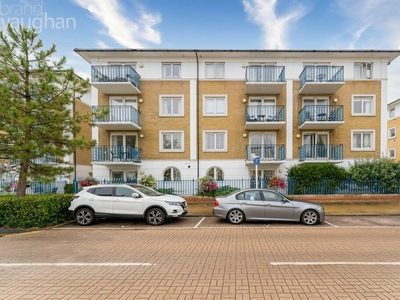 2 bedroom flat for sale in The Strand, Brighton Marina Village, Brighton, East Sussex, BN2