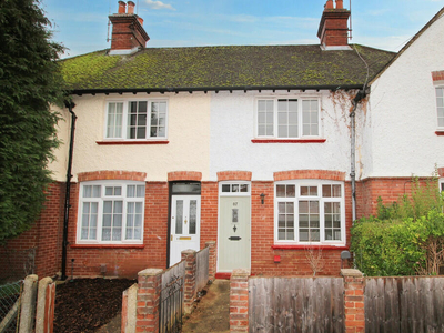 2 bedroom terraced house for rent in Cline Road, Guildford, GU1