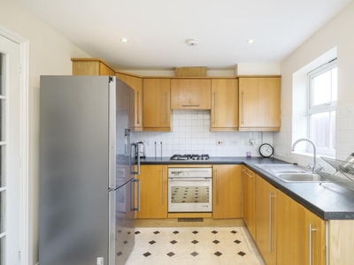 2 bedroom terraced house for rent in Kendall Road London SE18